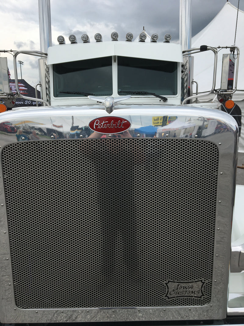 Iowa Customs Windshield Trim Kit for Peterbilt IC180100