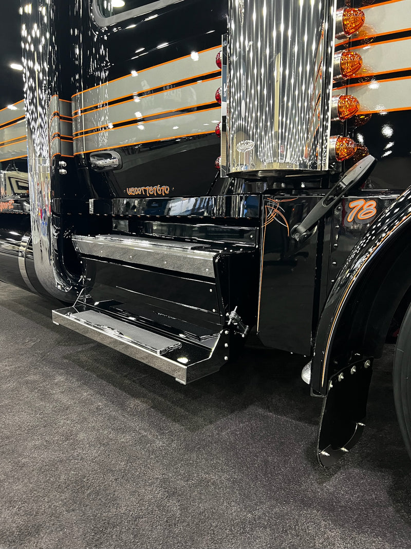 Iowa Customs Peterbilt 589 Cowl Set IC171250-14