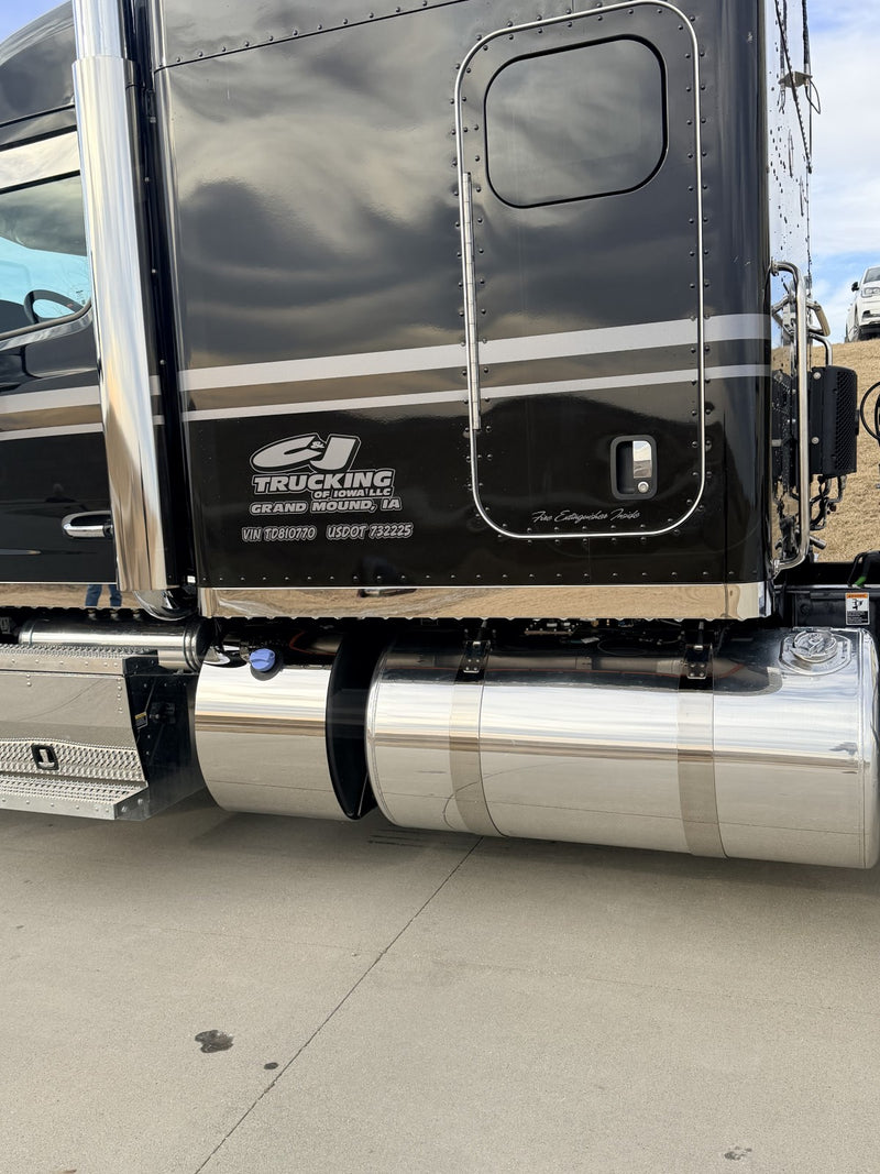 Iowa Customs Peterbilt 567 Sleeper Panels IC170220