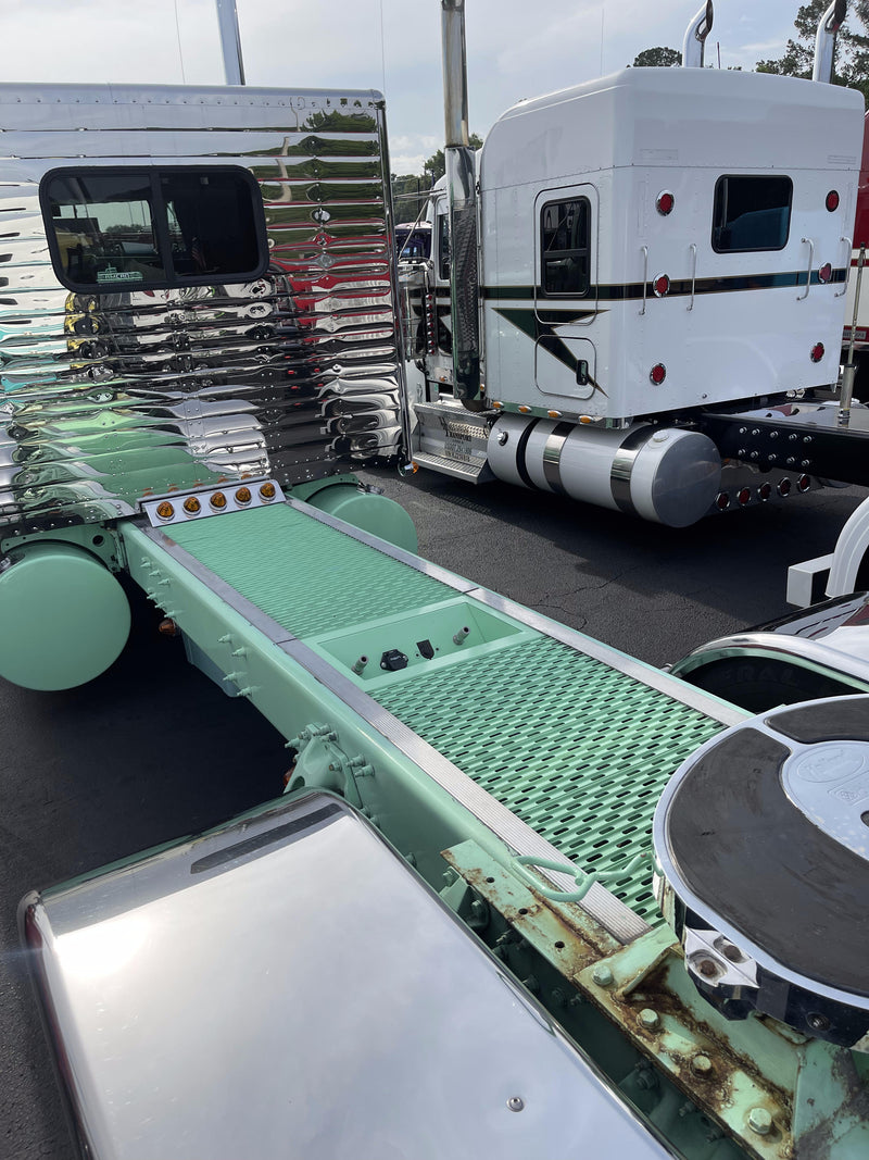 Iowa Customs Merritt Dyna Deck System with Slide-In Airline Box IC991066