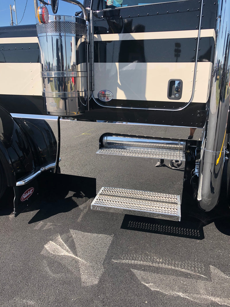 Iowa Customs Cab & Cowl Panel Set fits 2019 389 DEF with Aftermarket Exhaust and Box Forward Position - Light Kit Included IC171079L