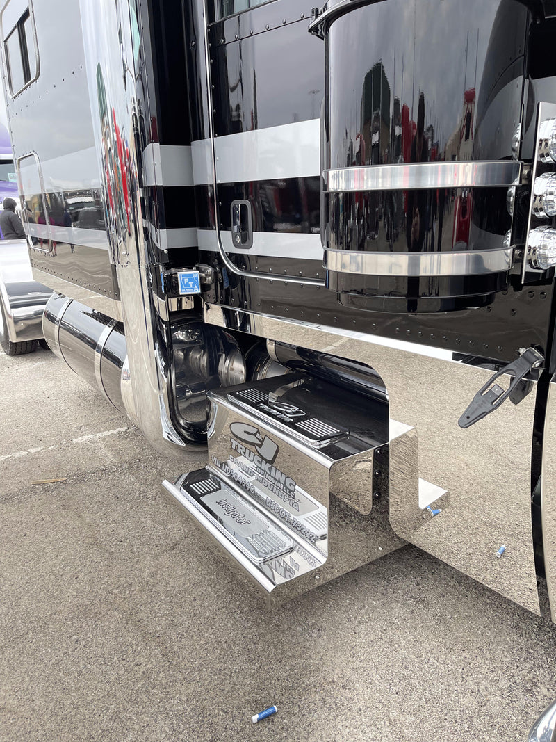 Iowa Customs Cab & Cowl Panel Set fits 2015-2018 389 DEF with Aftermarket Exhaust and Box Forward Position - Light Kit Included IC171029L