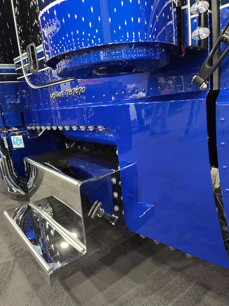 Iowa Customs Cab & Cowl Panel Set fits 2019 389 DEF with Conventional Exhaust - Light Kit Included IC171070L