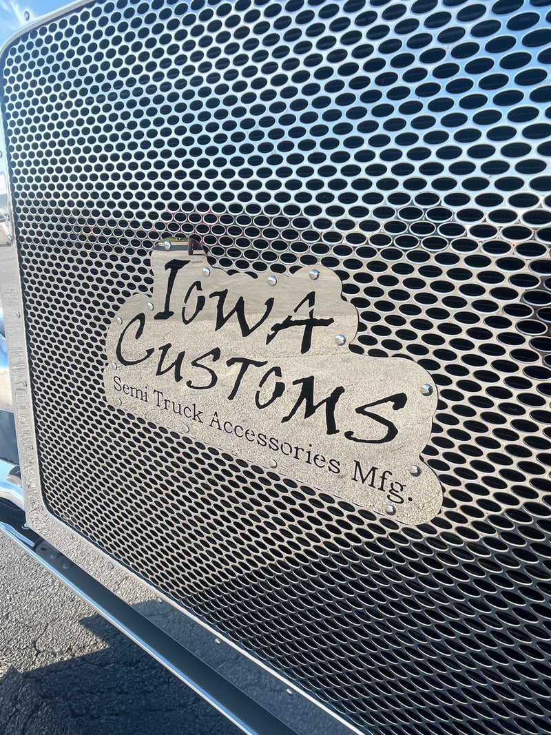 Iowa Customs Peterbilt 379 Grille Insert - Oval Punch