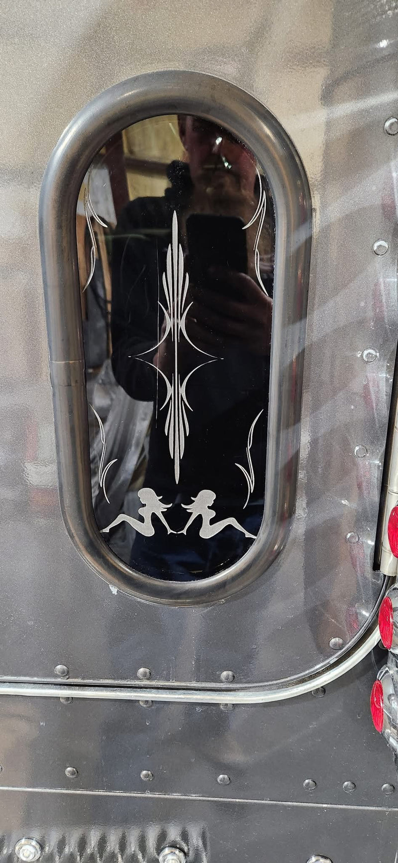 Older Peterbilt Peep Windows