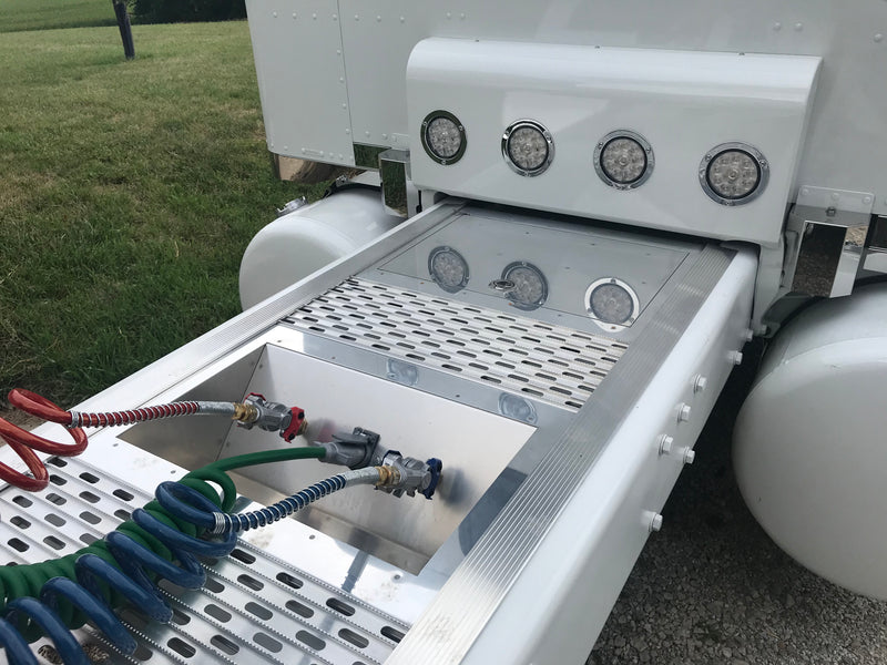 Iowa Customs Merritt Dyna Deck System with Slide-In Airline Box IC991066