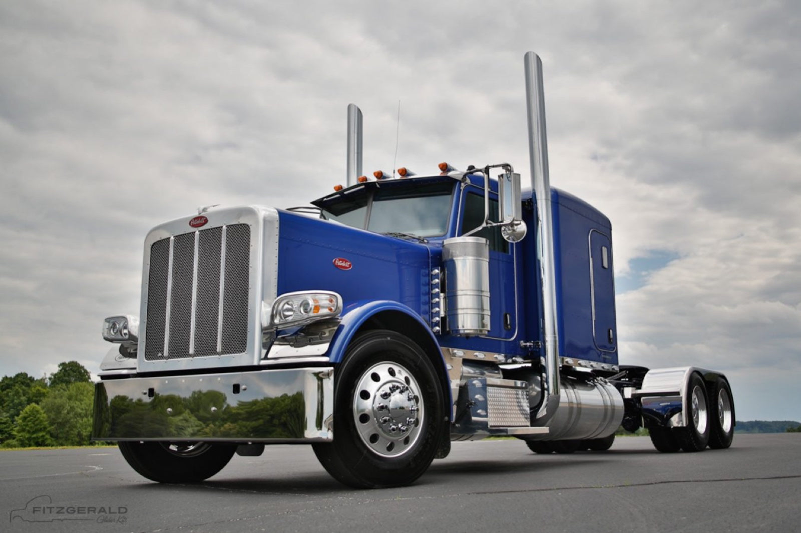 Fitzgerald blue Peterbilt 389