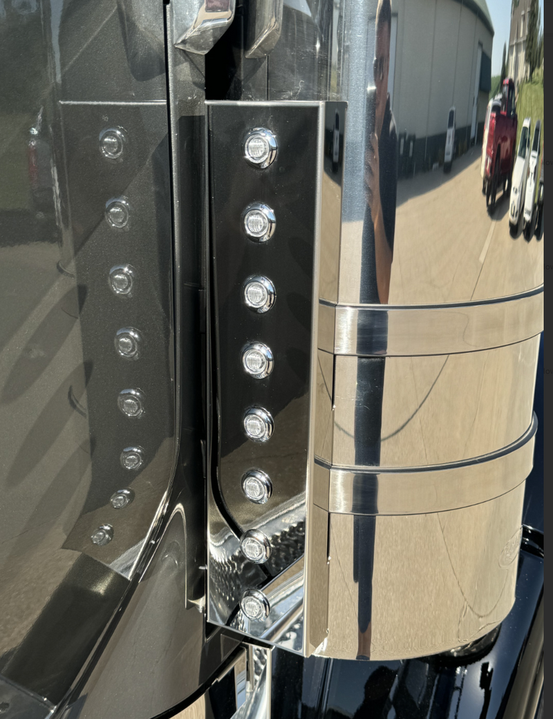 Iowa Customs Peterbilt 589 Air Breather Panel - Strap Design - Rear IC16704